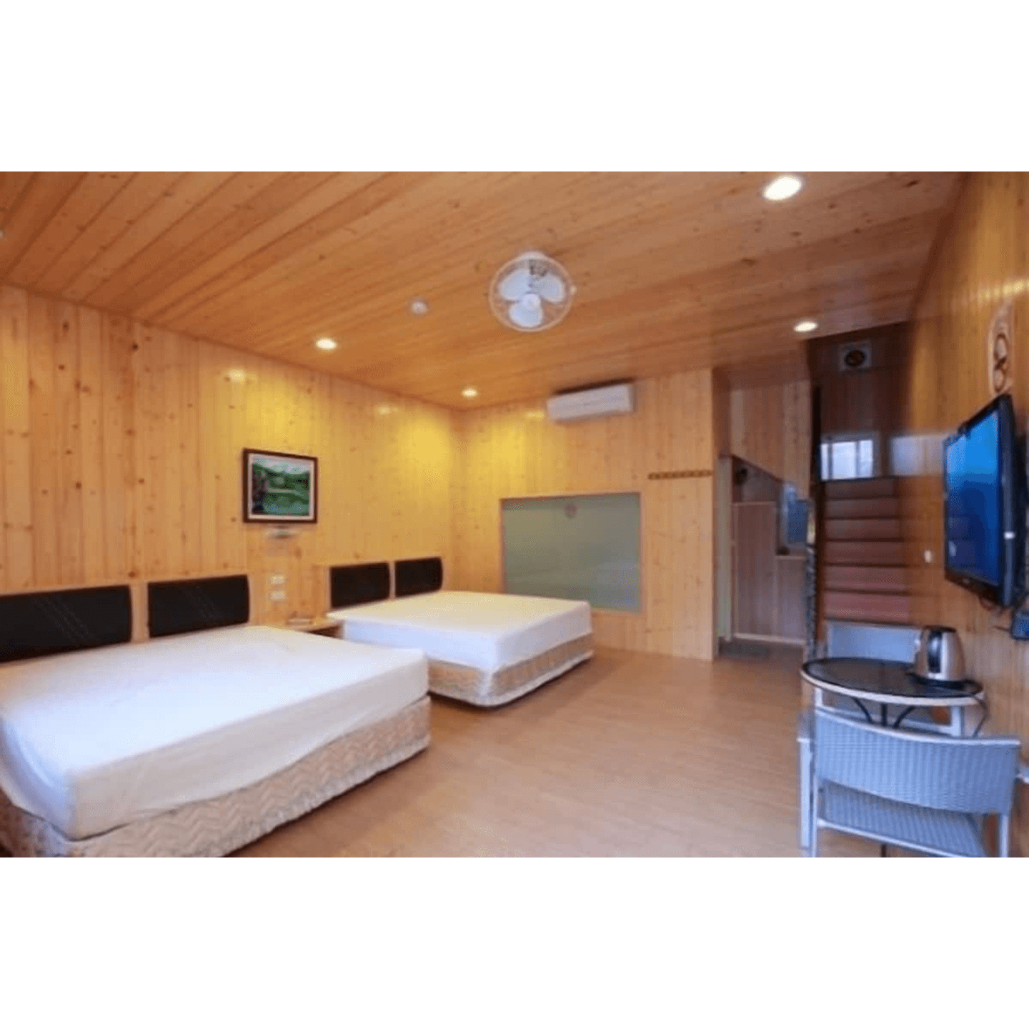 Family Cabin (5 guests)
